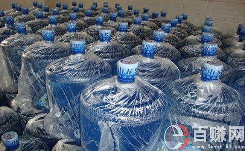 互联网赚钱创业思维很重要,来看看矿泉水生意怎么做 第1张